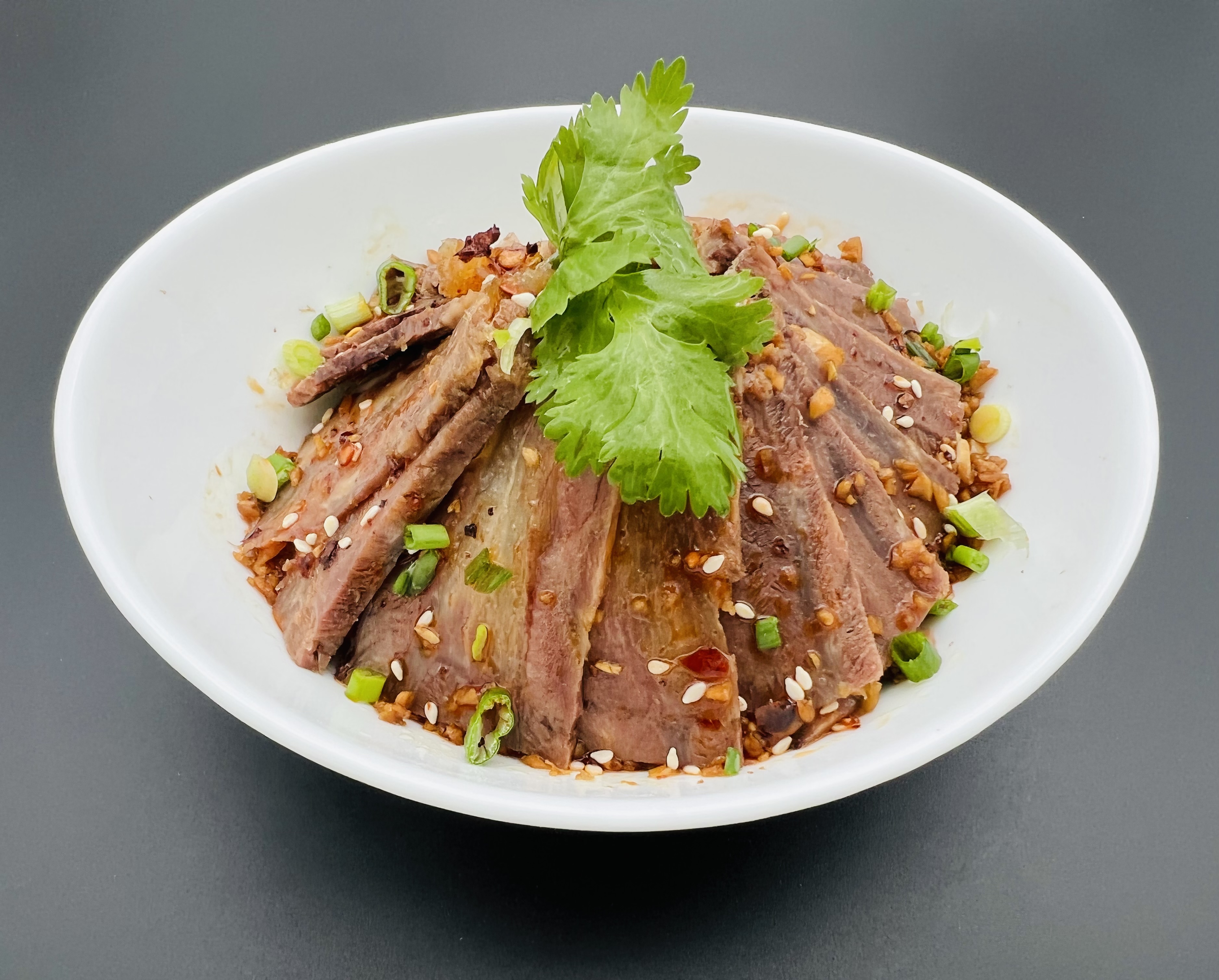 2.Sauced beef (chili)   酱香牛肉   گوشت سرد مخصوص(چیلی)  