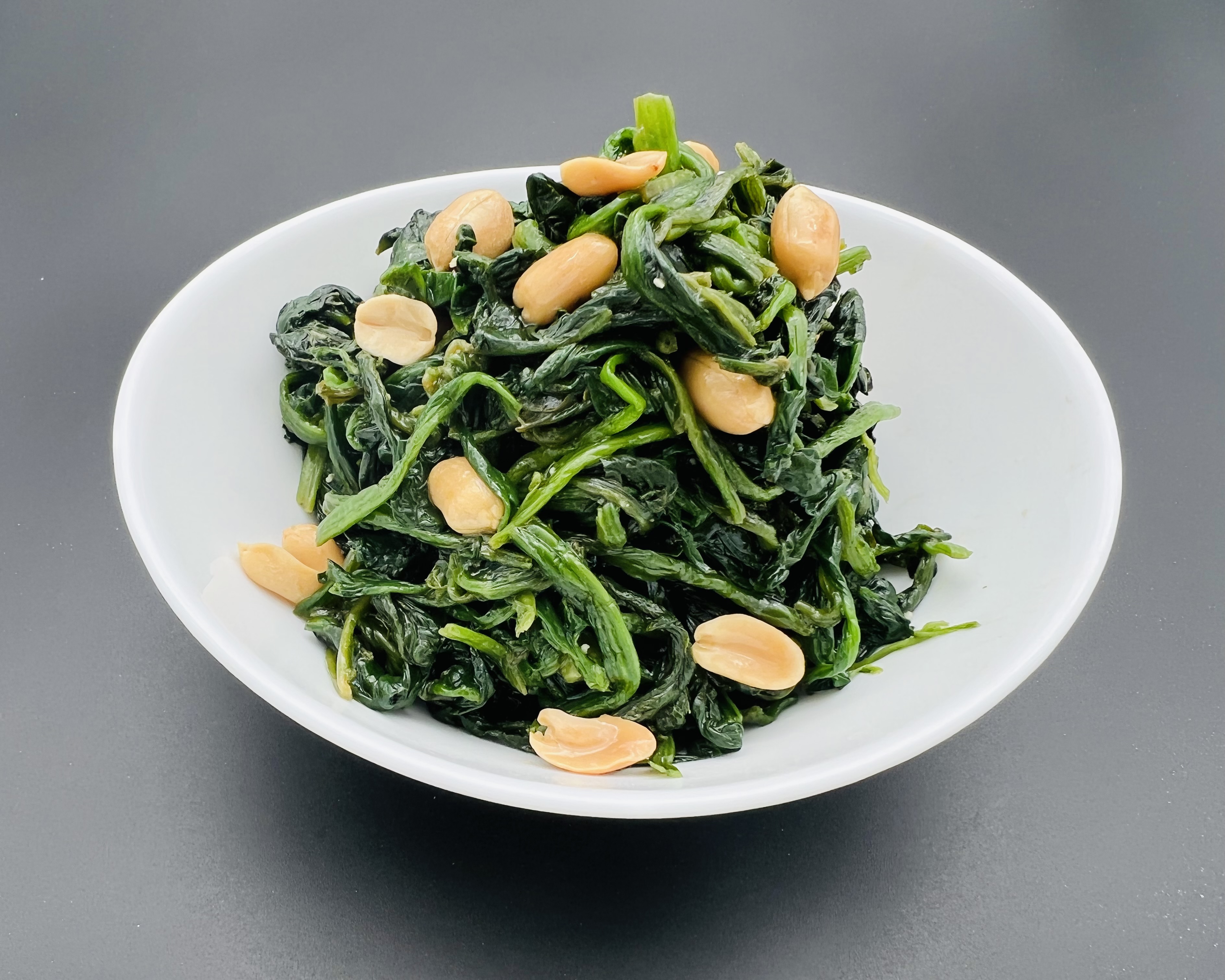 4. Spinach salad    果仁菠菜   سالاد اسفناج  