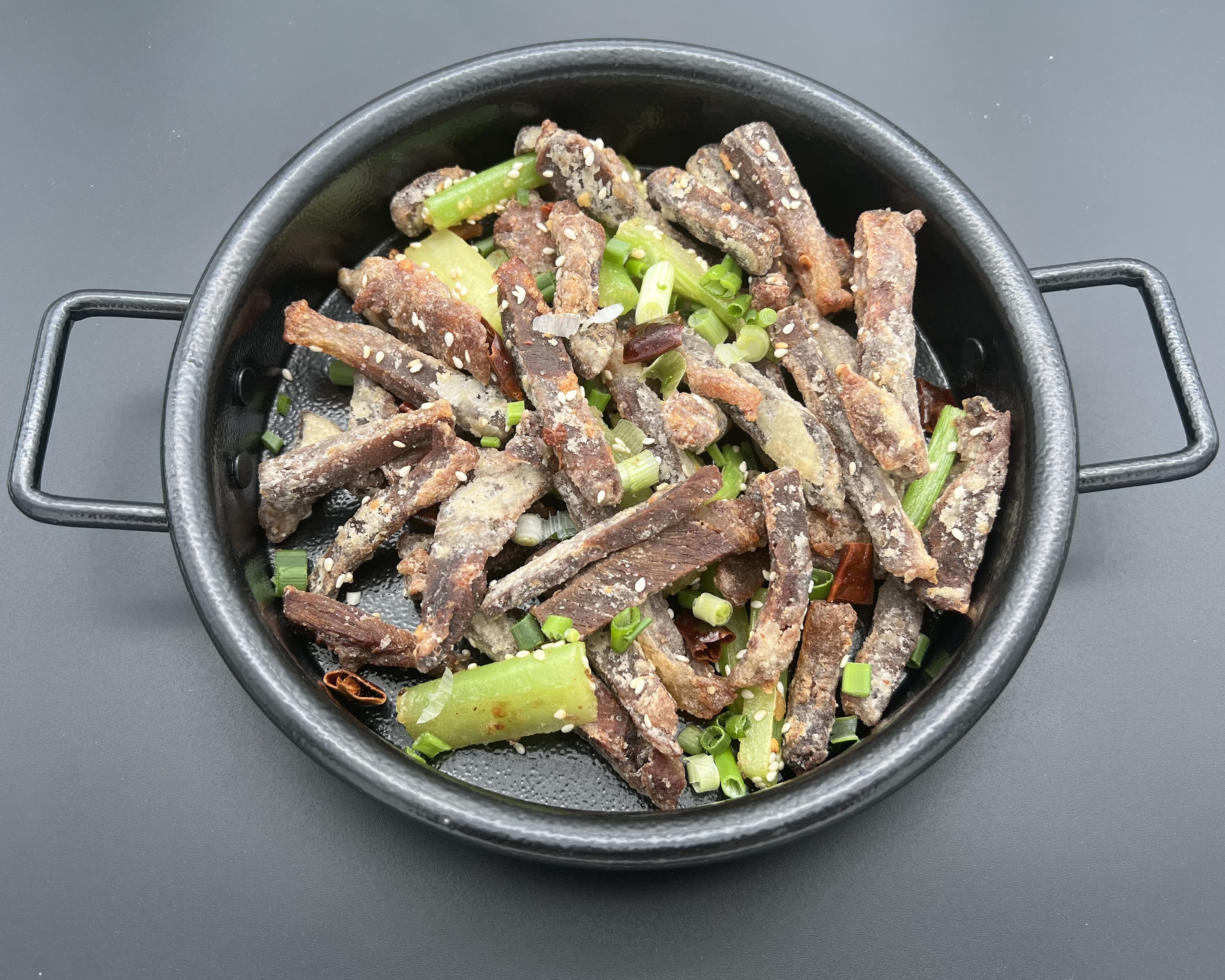 13.Crispy beef (Chili)   干煸牛肉  کریسپی بیف (چیلی)