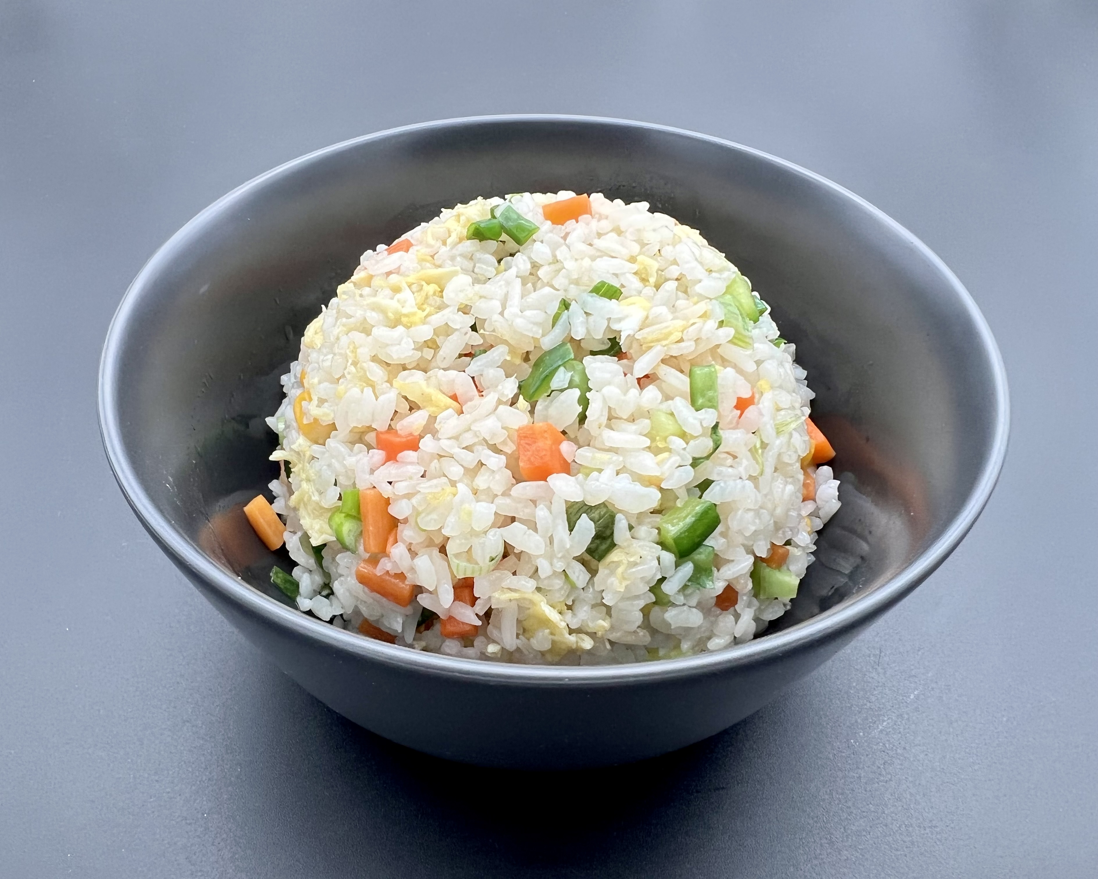 10. Fried rice with egg and vegetables    什锦炒饭   چاوفن سبزجات (برنج تفت داده شده با سبزیجات و تخم مرغ)  